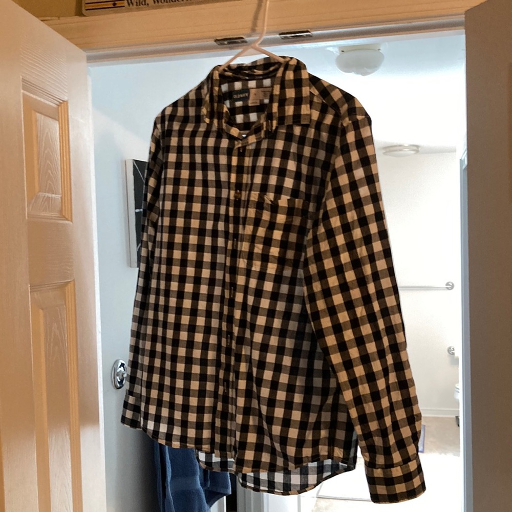 Size M Old Navy Everyday Shirt